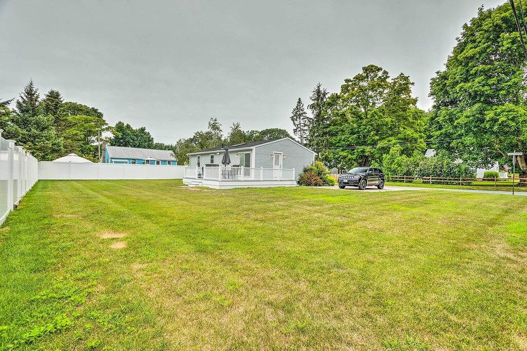 Narragansett Escape by Narrow River & Beaches in Narragansett, Washington County (RI)