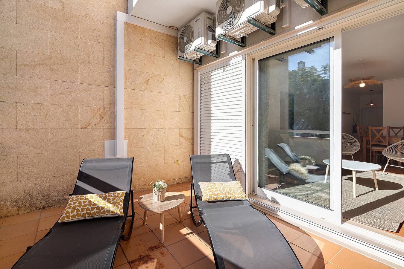 Entire apartment, Apartment '1E Apt Esteva' with Shared Pool, Wi-Fi and Air Conditioning in Santa Luzia, Parque Natural da Ria Formosa