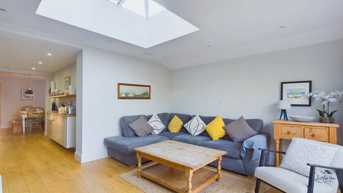 Blackberry Cottage, Bembridge | Accessible Coastal in Bembridge, Isle of Wight
