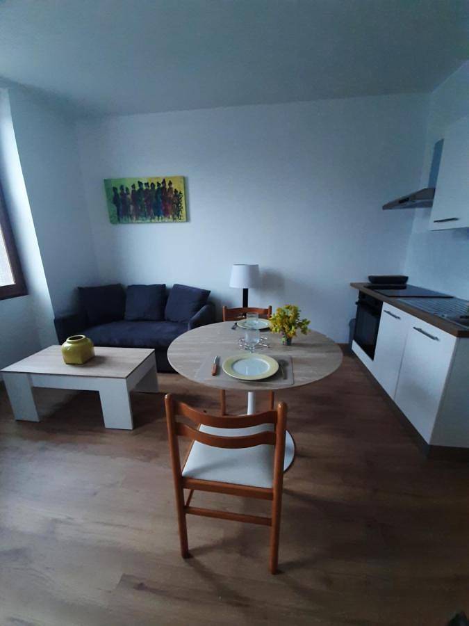 Appartement entier, One-Bedroom Apartment in Saint-Jean-en-Royans, Parc naturel régional du Vercors