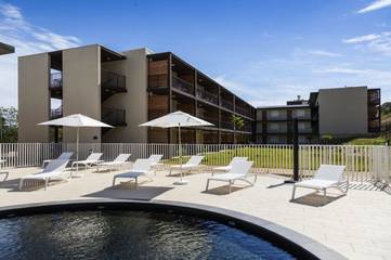 Station pour 4 personnes, avec jacuzzi et jardin ainsi que sauna et piscine, animaux acceptés dans Le Pont du Gard