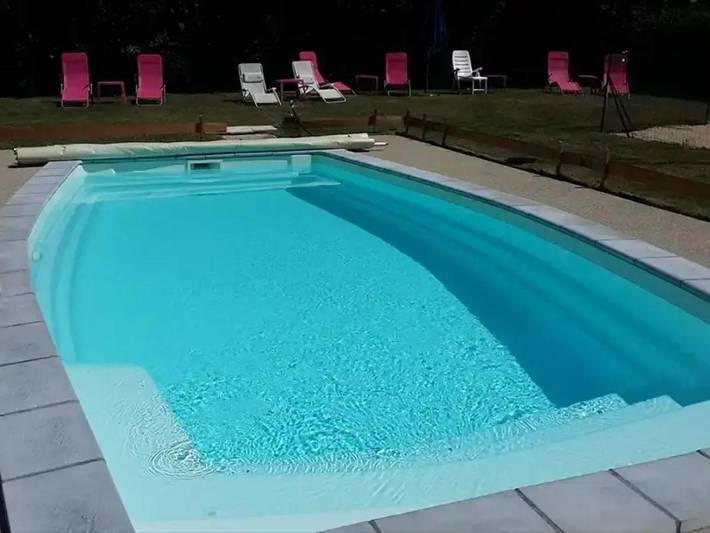 Location de vacances pour 2 personnes, avec piscine dans Sandrans