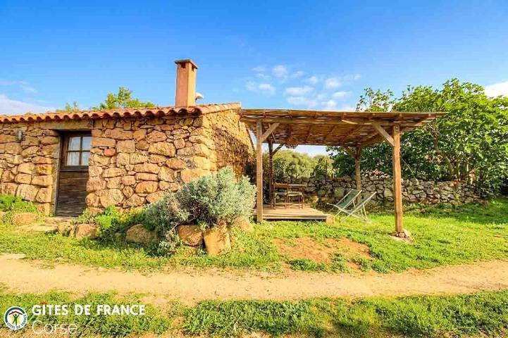 Gîte pour 2 personnes, avec Terrasse ainsi que Jardin et Vue