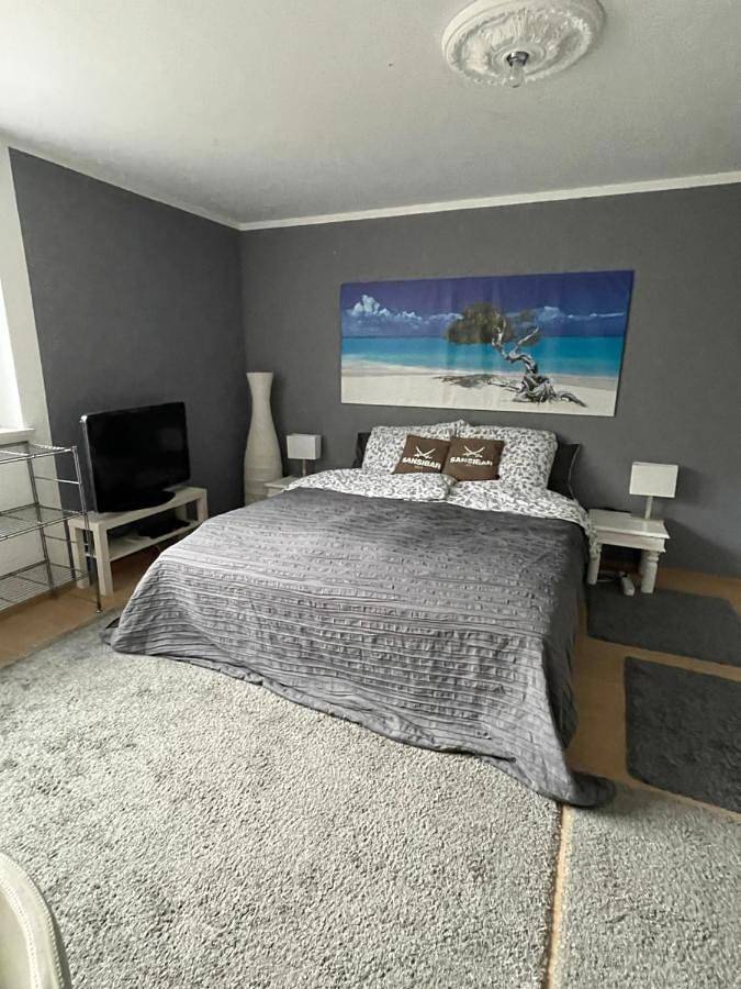 Appartement entier, Architect-Apartments 53qm - 2 Schlafzimmer mit integrierter Küche und Bad, nur 2min von A8 - ruhig und modern in Irschenberg, Région Alpine de Tegernsee et Schliersee