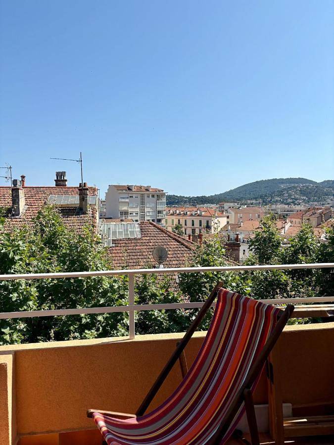 Gîte pour 2 personnes, avec balcon et vue dans Office De Tourisme D Hyeres - 2