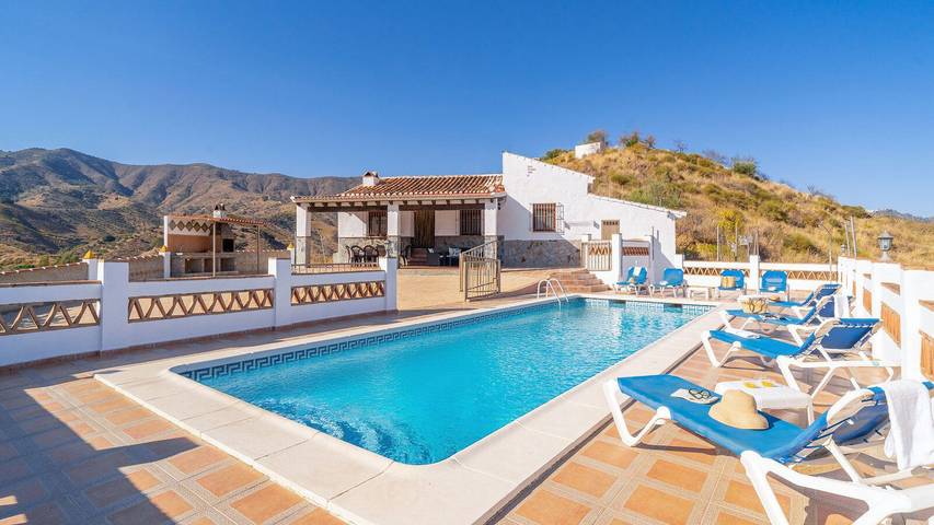 Villa pour 8 personnes, avec Balcon/Terrasse et Piscine à El Borge
