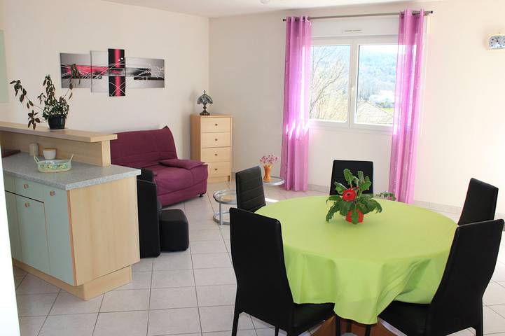 Gîte pour 4 personnes, avec terrasse, animaux acceptés dans le Jura - 3