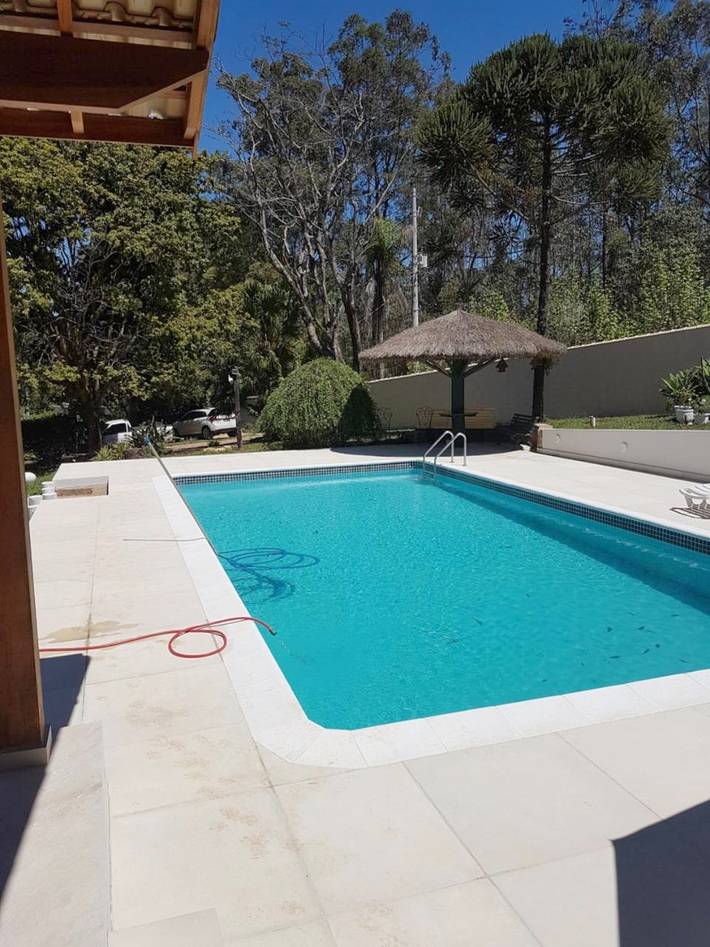 Casas e apartamentos de temporada para 6 pessoas, com piscina e jardim e ainda vista em São Roque