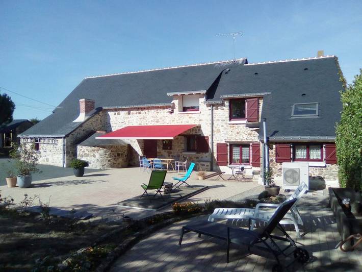 Location de vacances pour 6 personnes, avec Terrasse ainsi que Jardin et Vue à Saint-Aubin-des-Châteaux