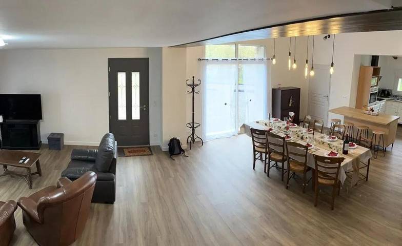 Location de vacances pour 9 personnes, avec terrasse et jardin, animaux acceptés à Saint-Maurice-la-Clouère