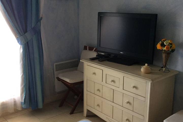 Gîte pour 4 personnes, avec terrasse et jacuzzi à Port-Saint-Louis-du-Rhône - 3