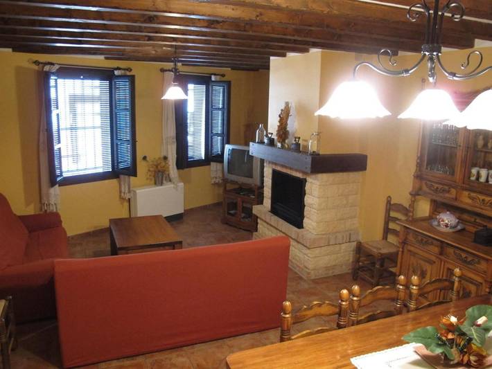 Casa rural para 16 personas, con jardín además de piscina y jacuzzi en Provincia de Cuenca - 2