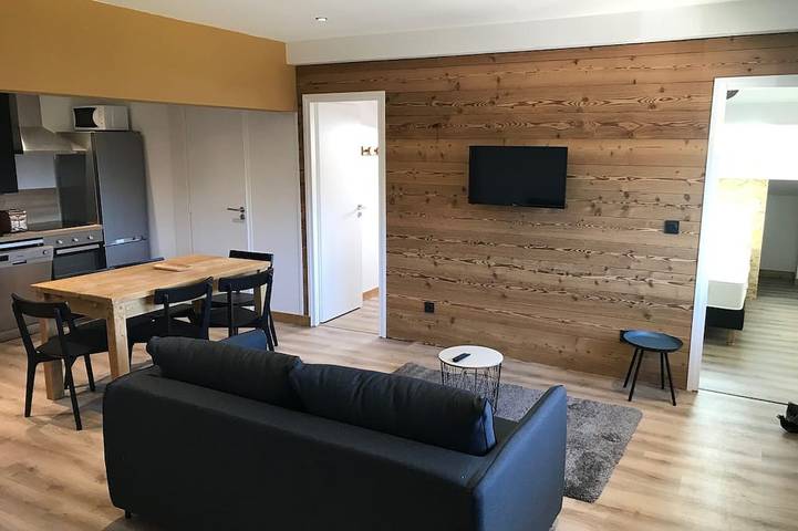 Location de vacances pour 6 personnes, avec jardin et balcon à Sarcenas - 4