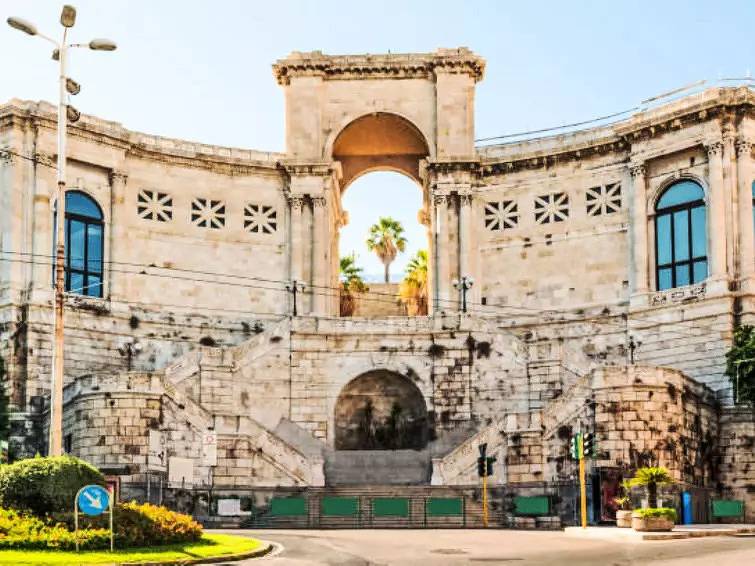 Geheel appartement, 3 kamers 4 personen in Cagliari, Campidano