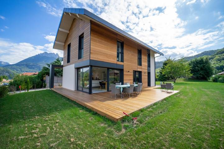 Location de vacances pour 8 personnes, avec vue sur le lac et jardin à Duingt - 3