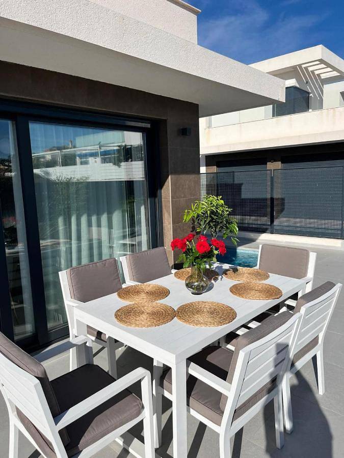 Chalet para 5 personas, con piscina y jardín - 1