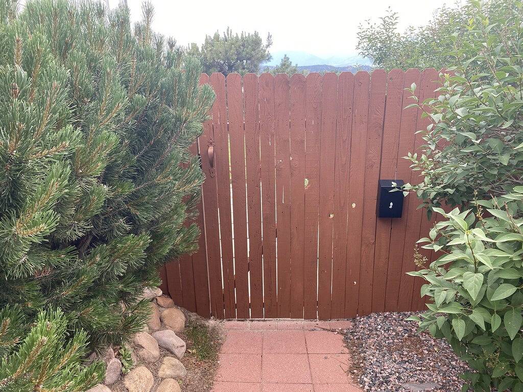 Ganze Wohnung, ✔Pets✔ ♕King Bed/Bath/Kitchen ♨Hot Tub♨ w views 🏞 in Colorado Springs, El Paso County (CO)