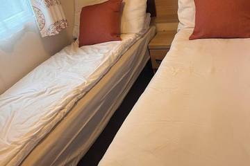 Glamping for 8 People in South Cerney, The Cotswolds, Photo 3