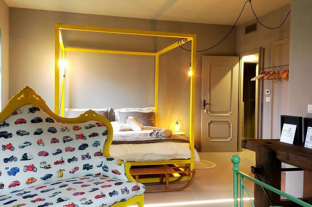 Suite in villa close to Alba (Suite Roero) in La Morra, Langhe