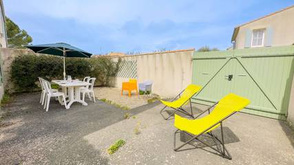 Holiday Apartment for 3 People in Saint-Martin-de-Ré, Côte des Fleurs, Photo 1