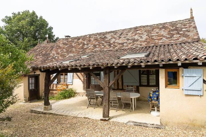 Location de vacances pour 8 personnes, avec piscine et terrasse à Saint-Laurent-des-Hommes - 2