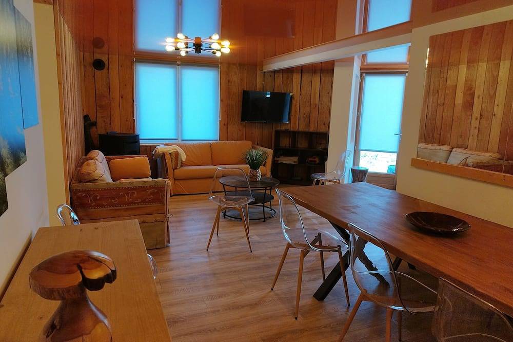 Entire apartment, Le Cèpe Rénovation de Standing Située en Sortie de Village Vers Les Angles in Formiguères, Parc naturel régional des Pyrénées catalanes