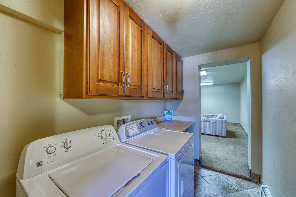 Ganze Wohnung, Hundefreundlicher Kurzurlaub mit Terrasse, Grill und Blick auf die Berge - in der Nähe der Skipisten! in Arapaho and Roosevelt National Forests