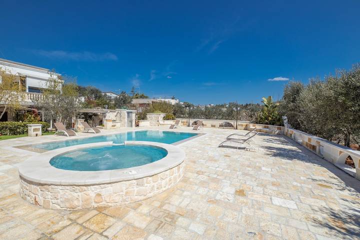 Ferienwohnung für 4 Personen, mit Pool und Balkon/Terrasse in Ostuni