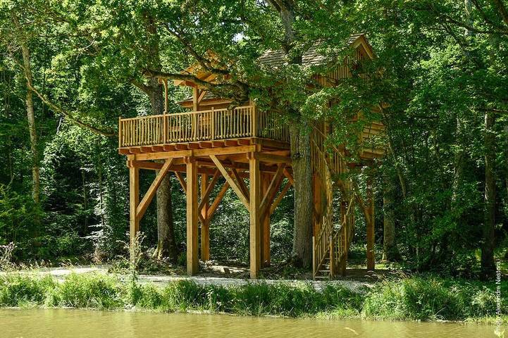 Gîte pour 4 personnes, avec Jacuzzi ainsi que Terrasse et Jardin