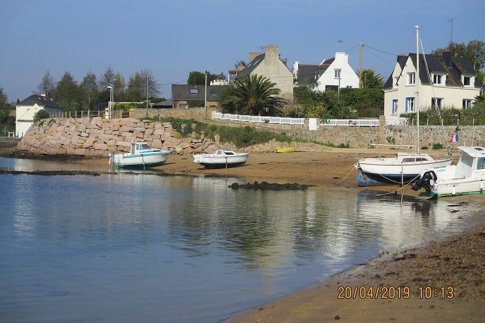 Ferienhaus am Strand, unverbaubarer Meerblick, Zugang zum kleinen Strand, in Pors Guyon, Lanmodez