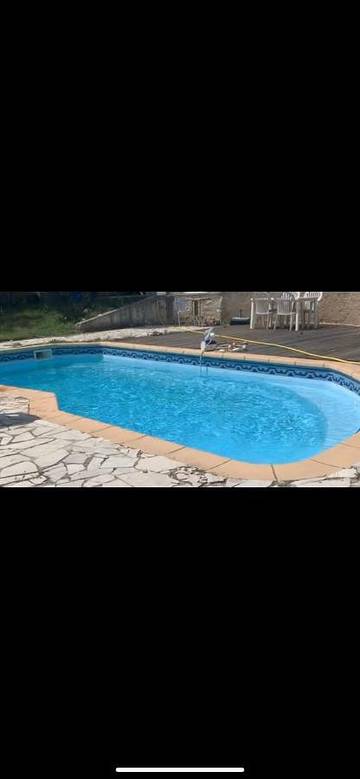 Gîte pour 4 personnes, avec terrasse et piscine à Mane