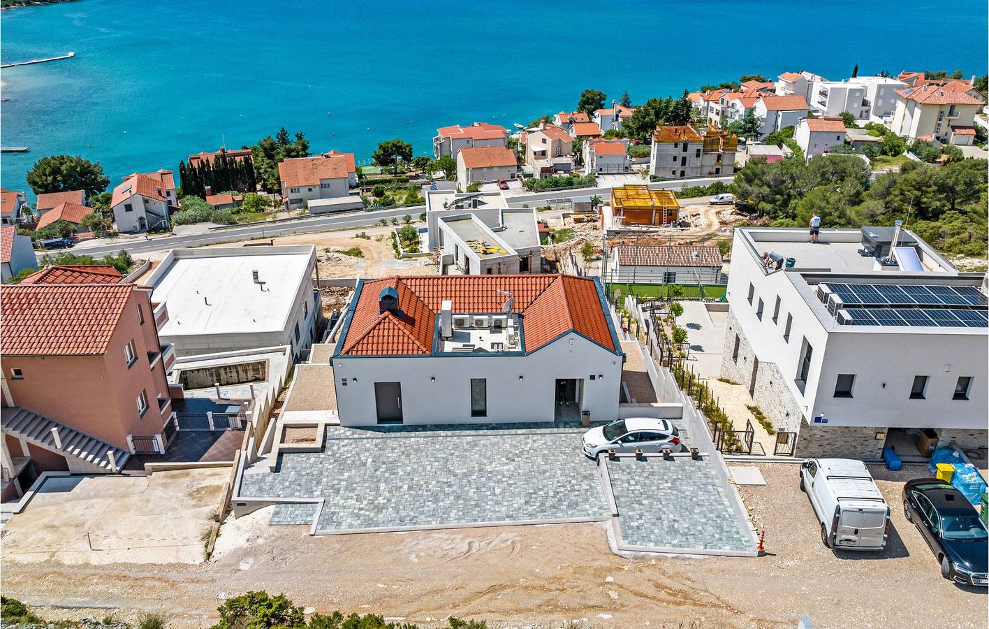 Gemütliche Ferienwohnung mit Meerblick, Pool, WLAN und Parkplatz in Strandnähe in Zaboric, Šibenik-Knin