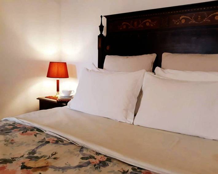 Bed and breakfast para 2 pessoas, com jardim e piscina em Manteigas