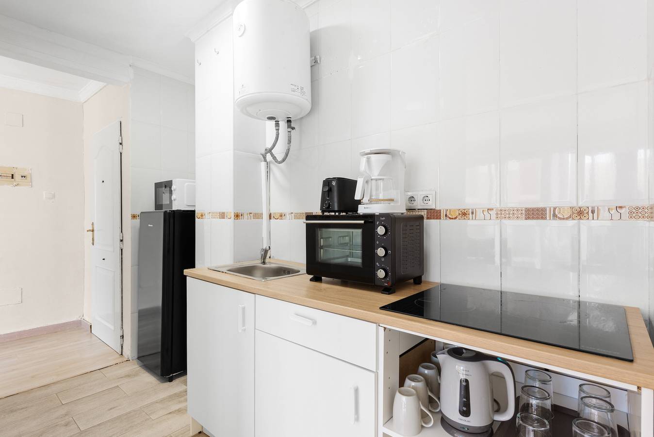 Apartamento entero, Apartamento 'Sensi' con Wi-Fi y aire acondicionado in Málaga Centro, Málaga