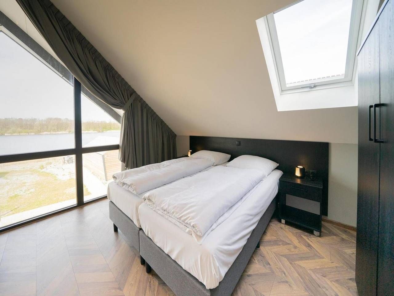 Lakeview Villa Retreat for 10 in Kampen, Lake Veluwe