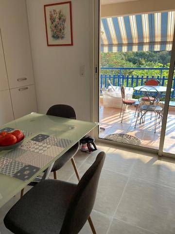 Gîte pour 4 personnes, avec vue et jardin dans Plage D Aigue Bonne - 4