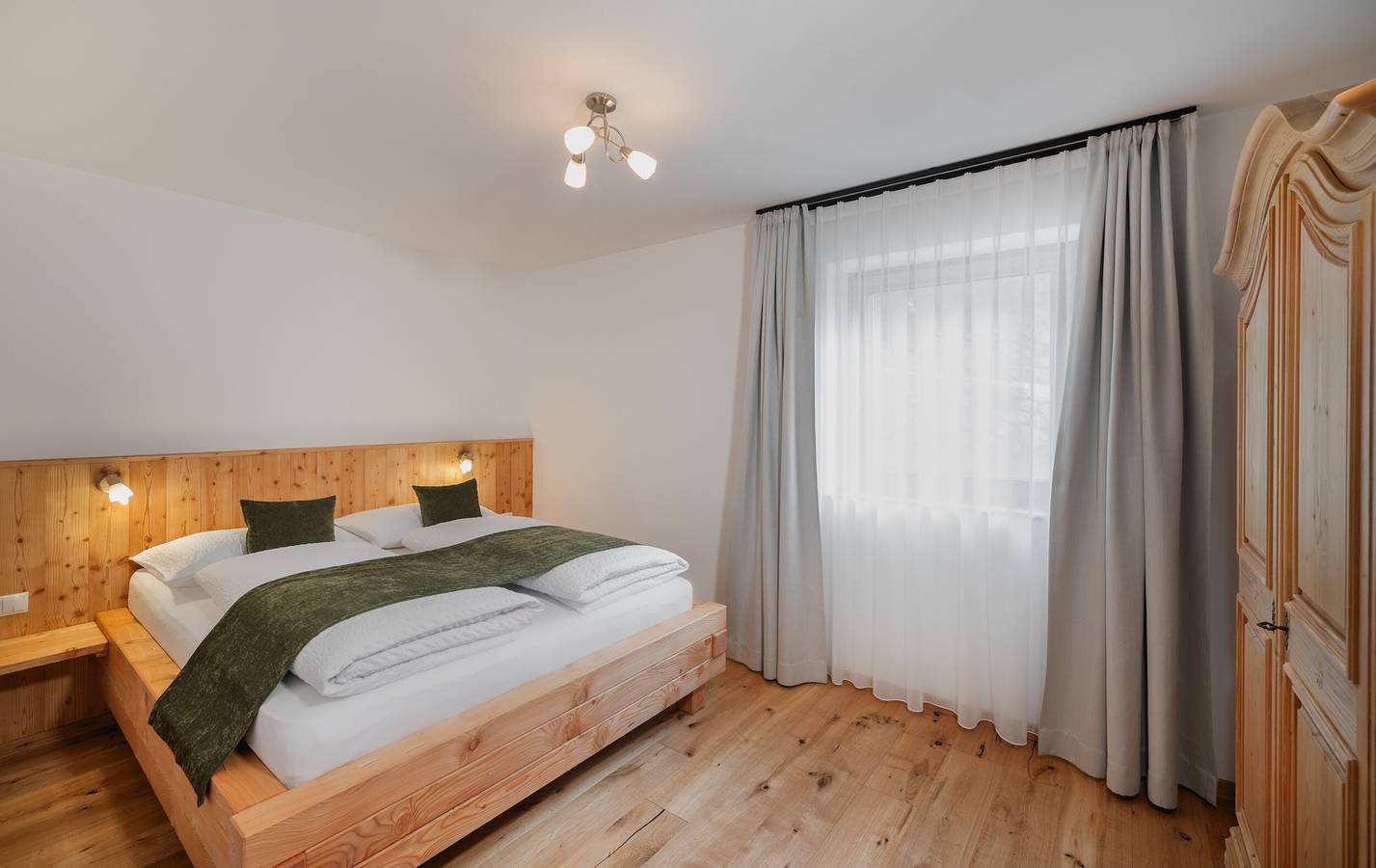 Ganze Wohnung, Ferienwohnung 'Vernalhof Apt Sunnaseit' mit Bergblick, Gemeinschaftsterrasse und Wlan in Schluderns, Saldurkamm