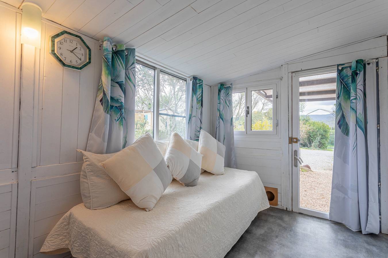 Mobil-home 'Joli' con terraza privada, Wi-Fi y aire acondicionado in Roquebrune-sur-Argens, Costa mediterránea (Francia)