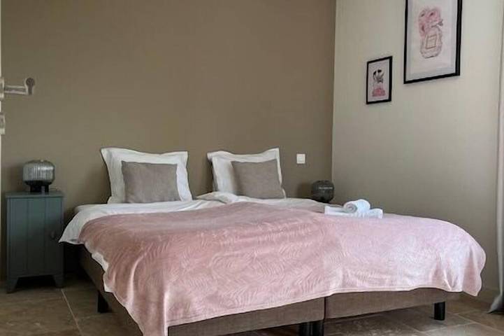 Location de vacances pour 8 personnes, avec piscine et jardin, animaux acceptés à Vasles - 4