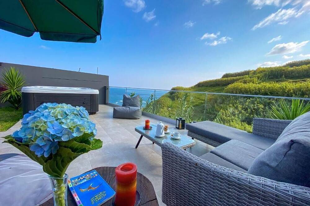 Terra Vivaz - Porto Bay Villa -\nocean and Mountain view in São Miguel Island, Porto Formoso