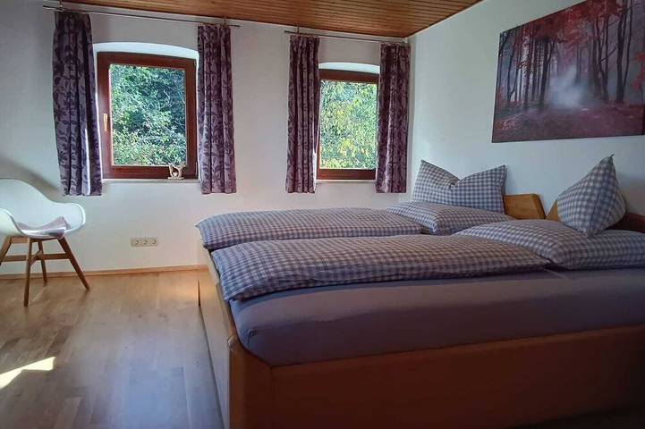 Ganze Wohnung, Ferienhaus mit drei Schlafzimmern 110 qm in Ainring, Rupertiwinkel