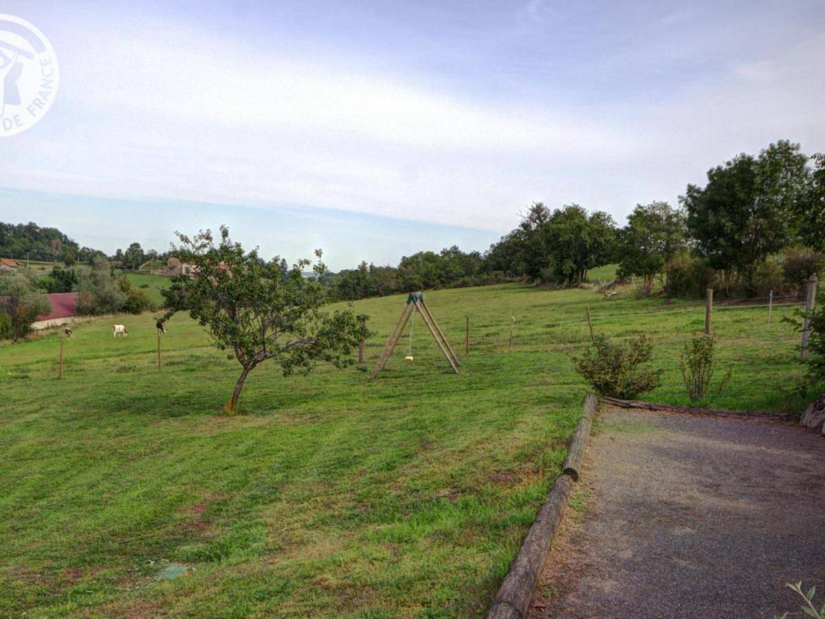 Gîte chaleureux à 15 min de St-Etienne, 2 chambres, terrasse, jardin, animaux acceptés - Fr-1-496-4 in Saint-Héand, Loire
