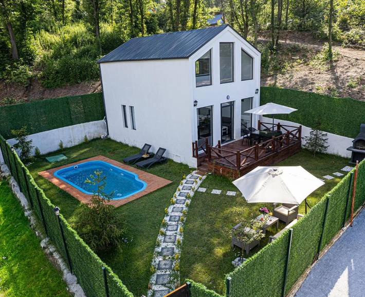 Villa für 4 Personen, mit Whirlpool und Garten sowie Pool in Sapanca