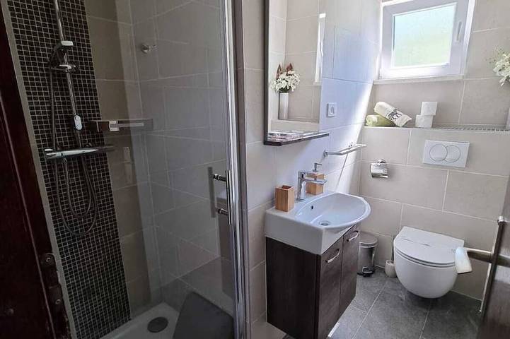 Haus mit Meerblick auf kroatische Insel ideal für Familien und große Gruppen in Necujam, Solta