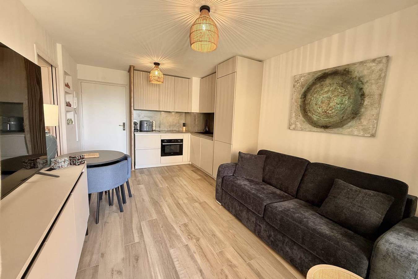 Apartamento vacacional entero, Golfe Juan - 4 People - Swimming Pool - Wifi in Golfe-Juan, Vallauris