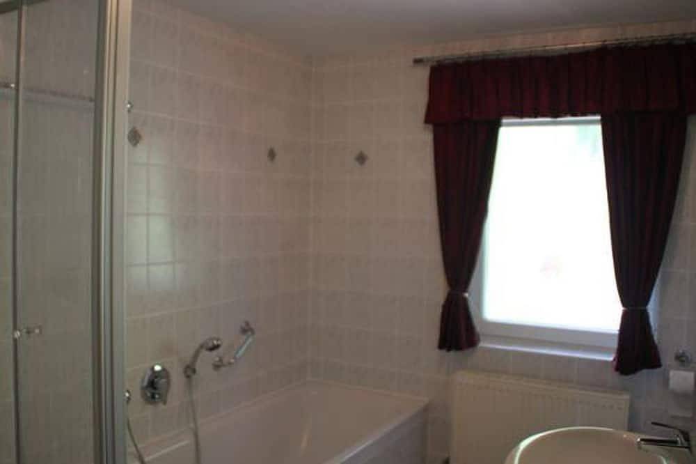Ganze Wohnung, Haus-Ursula - Appartement/Fewo, Dusche und Bad, Wc, Nichtraucher in Pirmasens, Pfalz