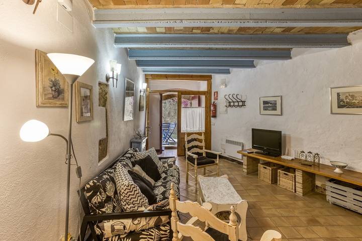 Holiday Home "Blava" with Wi-Fi in Bàscara, Upper Empordà