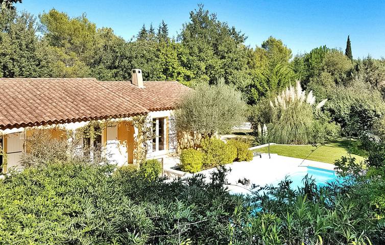Location de vacances pour 8 personnes, avec terrasse à Callas - 2