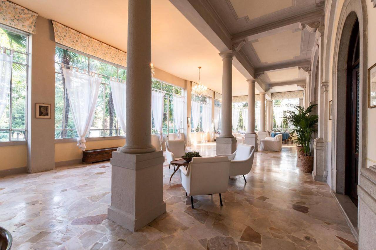 Villa Excelsior Dimora Liberty con Accesso al Lago in Maderno, Toscolano-Maderno