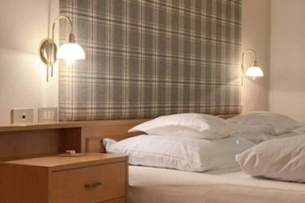 Ganze Wohnung, Helles sonniges Studio-Apartment großzügiger Balkon. Nähe zu Bozen & Meran Wlan in Schernag, Tisens